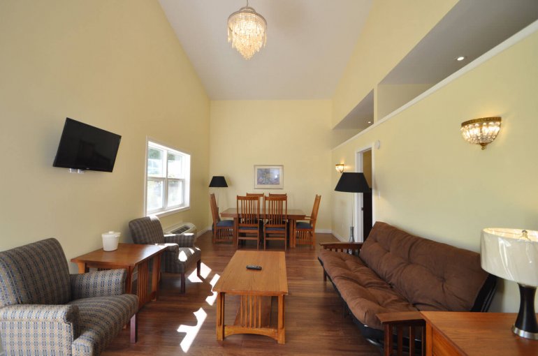 Cottage 25 Living Area